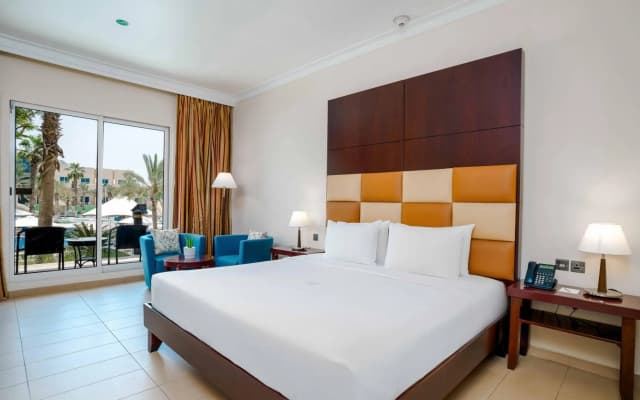 Metropolitan Al Mafraq Hotel - photo 3