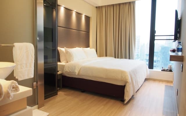 Epoch Hotel - photo 2