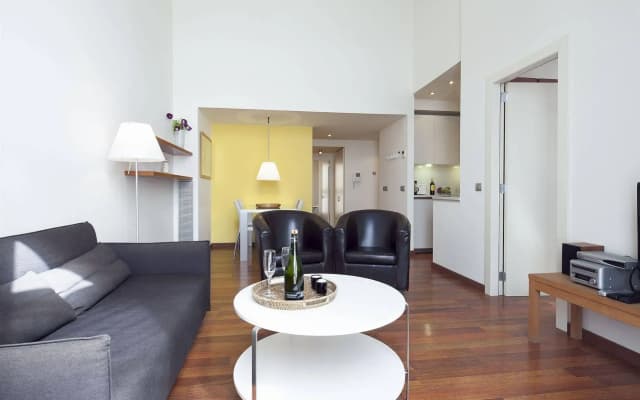 Inside Barcelona Apartments Mercat - photo 4