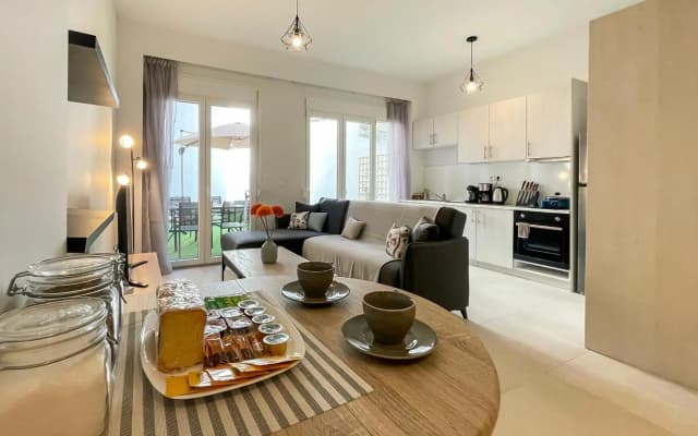 SOHO Modern 55sqm Studio with Secret Garden - photo 4
