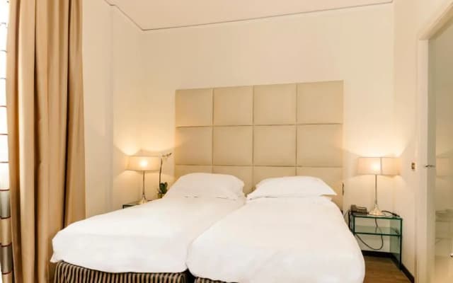 Hotel Cosmopolitan - photo 4