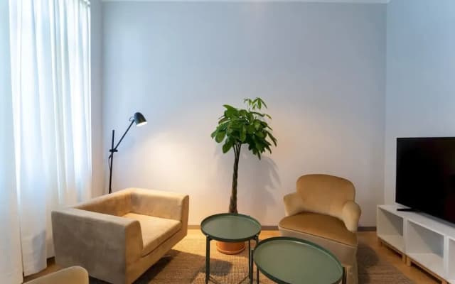 Beautiful and Sunny 2bdr Apartment - photo 5