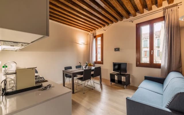 Charming Palace Corte Del Teatro - photo 4