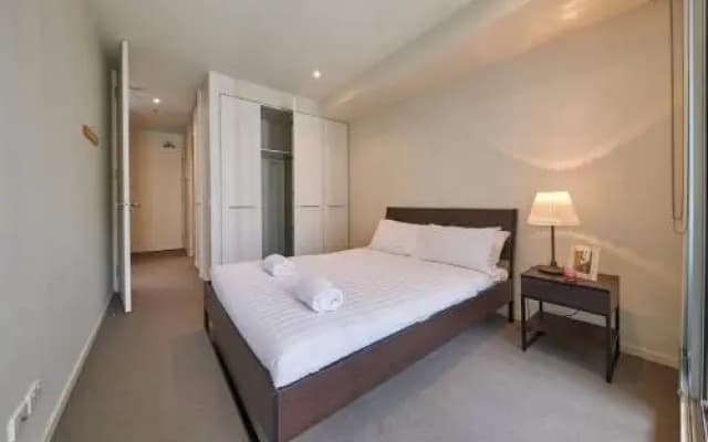 Convenient & Modern 1 Bed Apartment Docklands - photo 4