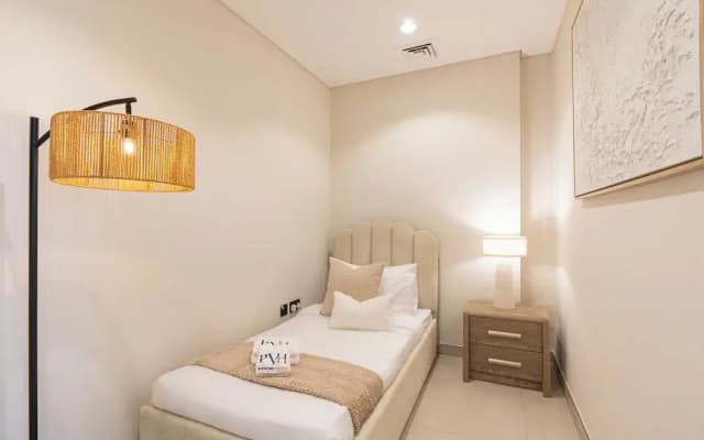 PVH -  1BR plus Single Bed - Golf Gate - photo 2
