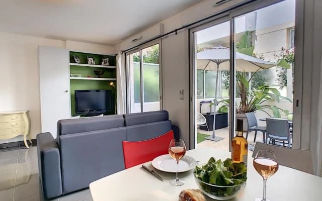 Nestor&Jeeves - BERLIOZ PATIO - Central - Residential area - Patio 20m - photo 4