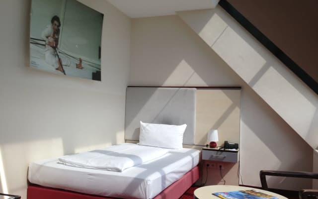Come Inn Berlin Kurfürstendamm - photo 4