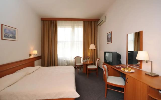 Hunguest Hotel Platnus - photo 5