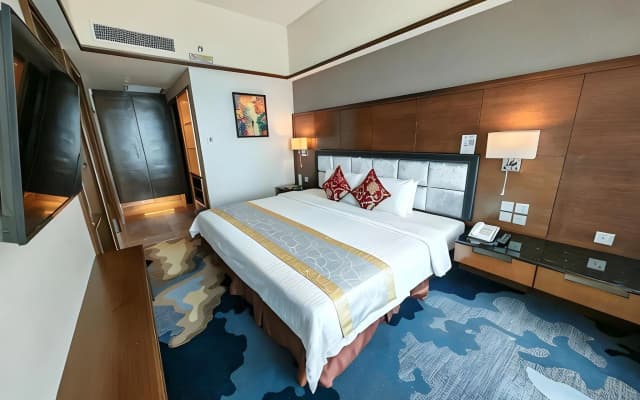 Nu Hotel - photo 2