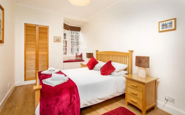 Lovely 2-bed Apartment in Old Town Edinburgh - photo 2