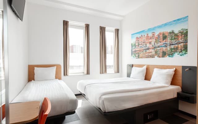 easyHotel Amsterdam Arena Boulevard - photo 3