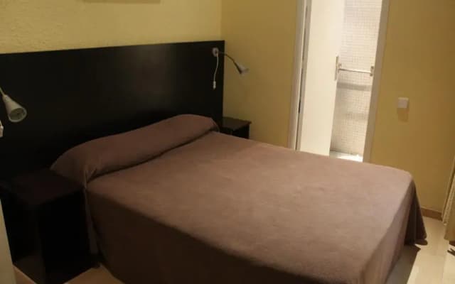 Hostal Baires - photo 5