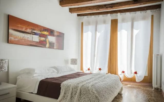 Accademia Charm Apartments - photo 2
