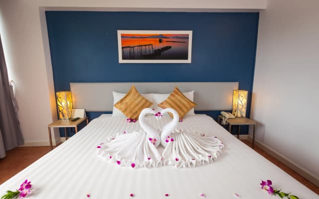 On Hotel Phuket Hotel - photo 5