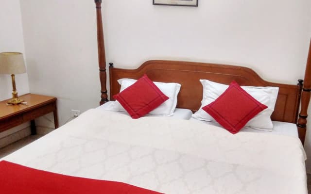 Hotel Palm Greens - photo 2