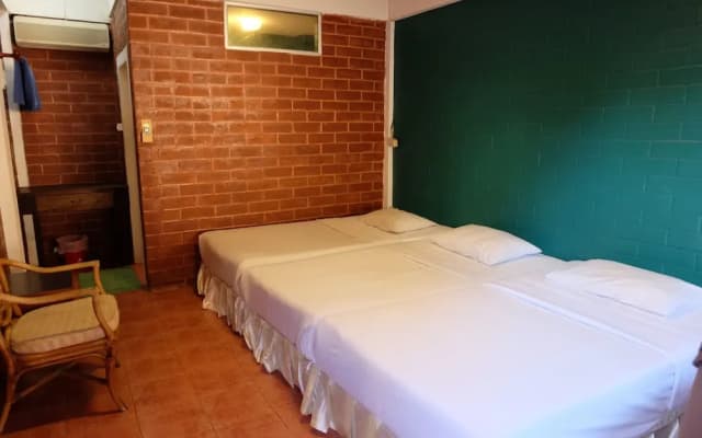 Red Brick Guesthouse - photo 4