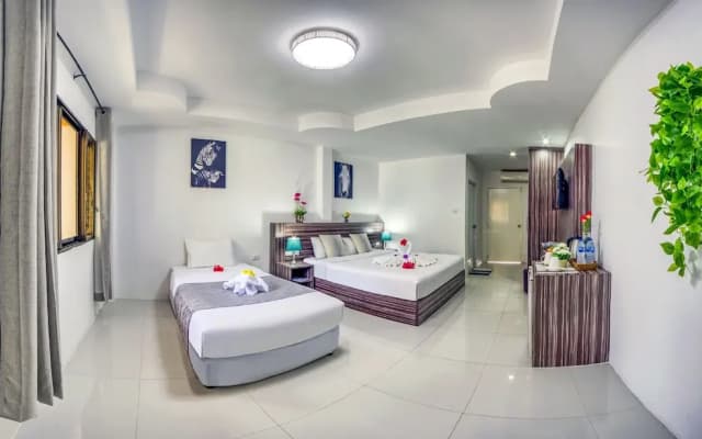 The Coconut Resort - photo 4