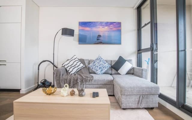 Bright & Modern! 2bed 2bath APT With Parking - photo 3