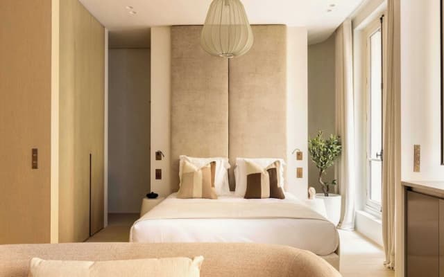 Luxurious Astorg Residence - photo 2