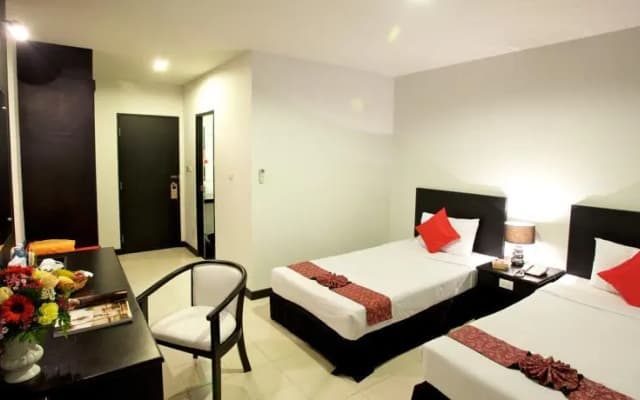 Patong Paradee Resort - photo 2