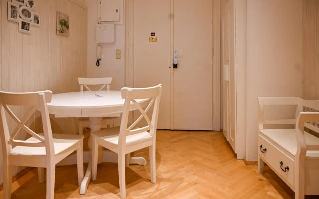 Bright Apartment Schönbrunn Palace - photo 2