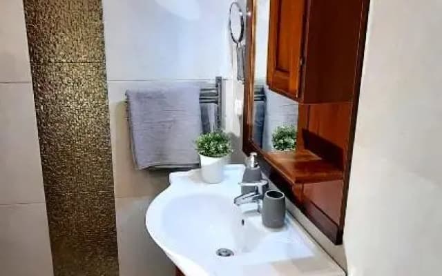 Central Gold Apartment - photo 4