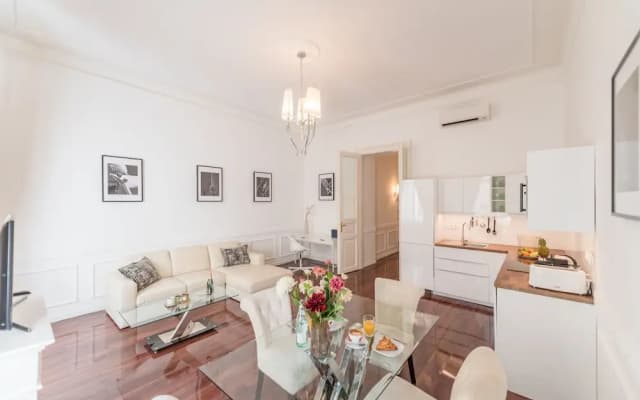Music Academy Bedroom Suite Café Vian Apartman Kft - photo 5