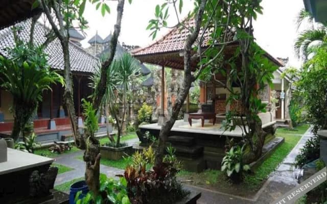 Warsa's Guest House - photo 2