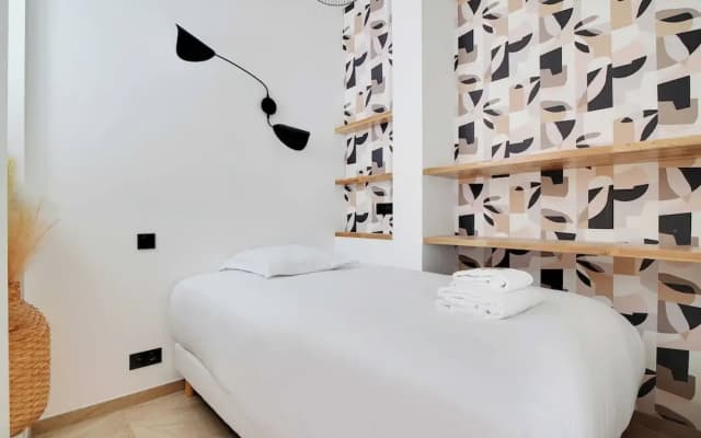 Elegant Apartment - 3br/7p - Moulin Rouge - photo 5