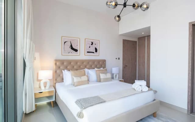 LUX  LIV Contemporary Marina View Suite - photo 5