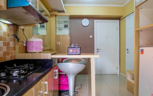 Simply 2BR Green Pramuka City Apartment near Cempaka Putih - photo 3