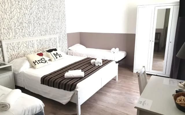 Romantica Rooms - photo 2