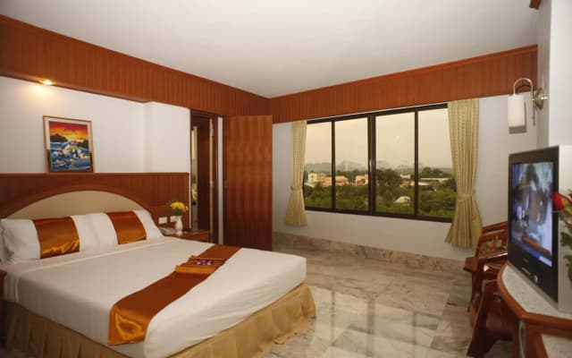 Boonsiam Hotel - photo 4
