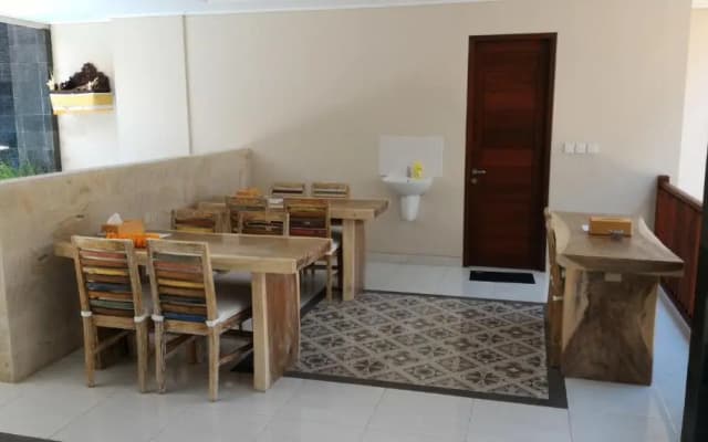 Nyaman Guest House - photo 2