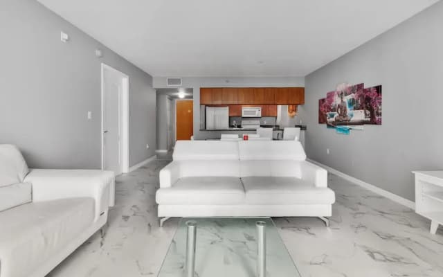 The Club at Brickell Bay Luxury Suites - photo 3