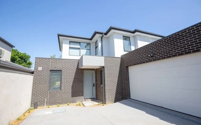 WoW Factor!luxe 4BR Townhouse@glen Waverley - photo 2