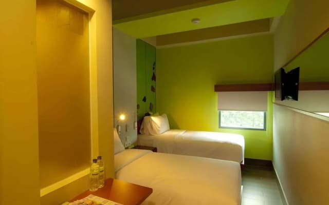 Maxonehotels At Sabang - photo 4