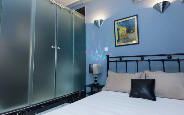 Modern Athenian City Center Studio - photo 2