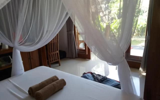 Suryadina Guest House - photo 5