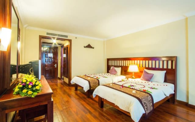 Royal Empire Hotel - photo 5