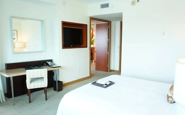 CONRAD 1bed Condo Brickell-Free Parking - photo 3