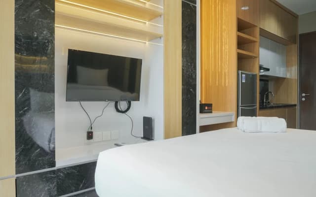 Great Location Studio at The Newton Ciputra World 2 Apartment - photo 3
