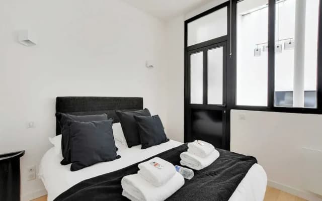 Authentique Apartment - 1br- 2P- Voltaire - photo 5