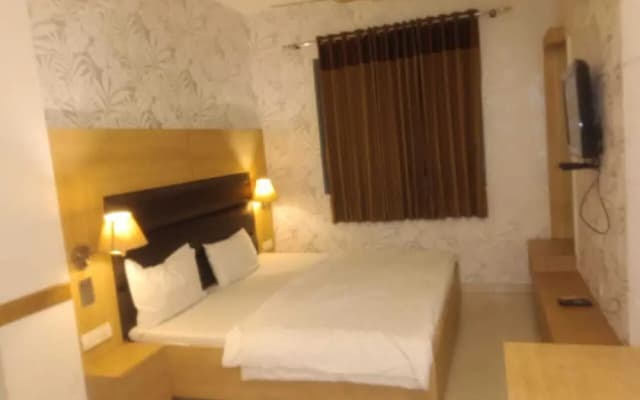 Hotel Arina Inn - photo 4