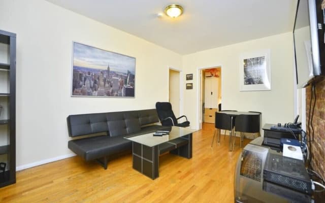 Fancy 2 BR on Upper East Side - photo 2