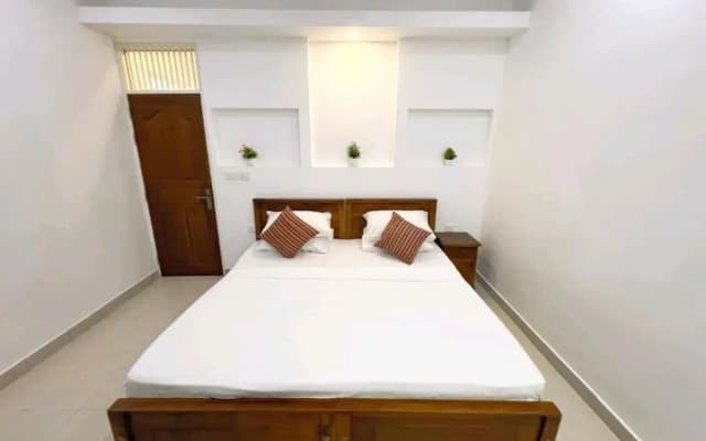 Everest Lodge - photo 3