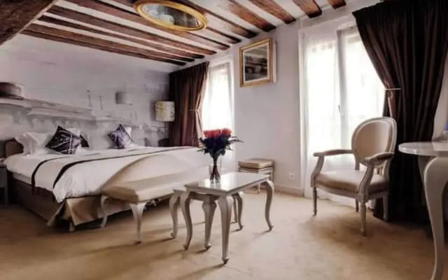 Confidential Room 1, a Stone's Throw From the Louvre - photo 2