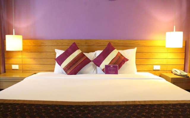 The Embassy Sathorn - photo 4