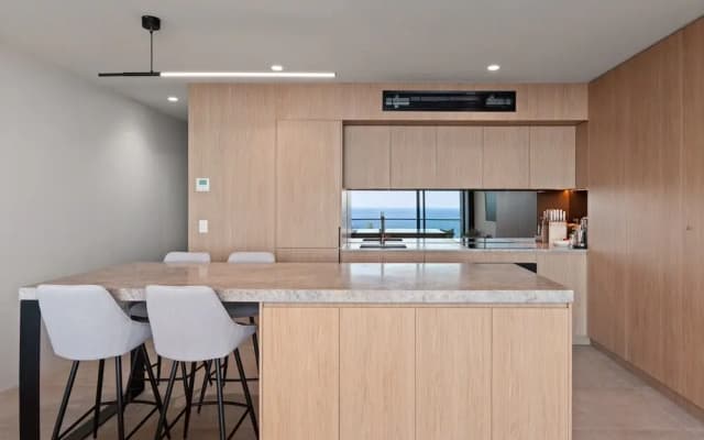 Modern 1-bed With Tamarama Beach Views - photo 5
