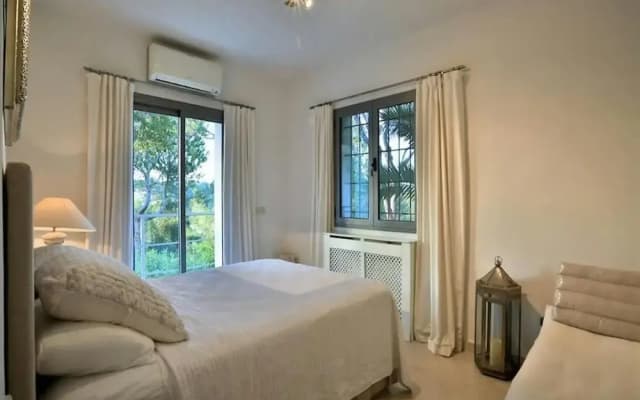 Villa in Porroig With Stunning Sea Views - photo 5